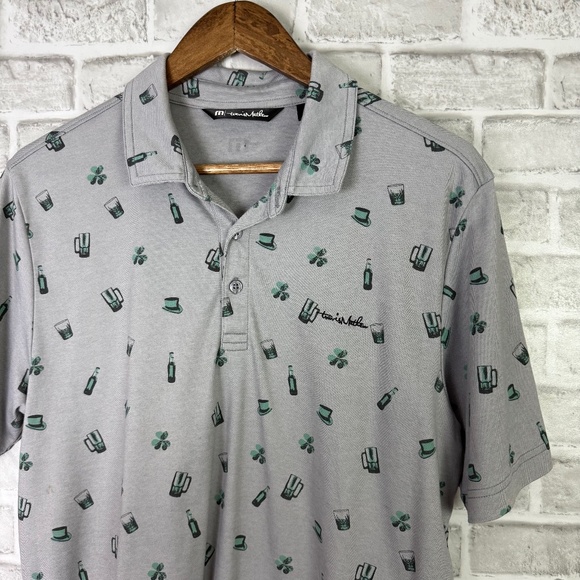 Travis Mathew St Patricks Day Cocktail Print Pima Blend Golf Polo Mens Medium - Picture 1 of 9